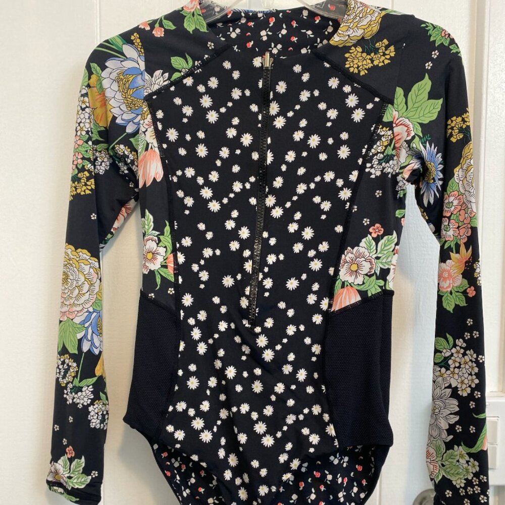 Maaji Women's Surfsuit Reversable Long Sleeve UPF 50 One Piece Small